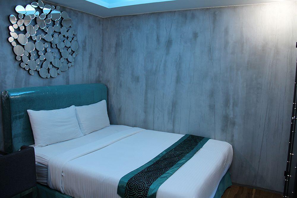 Blutique Hotel Bangkok Exterior foto