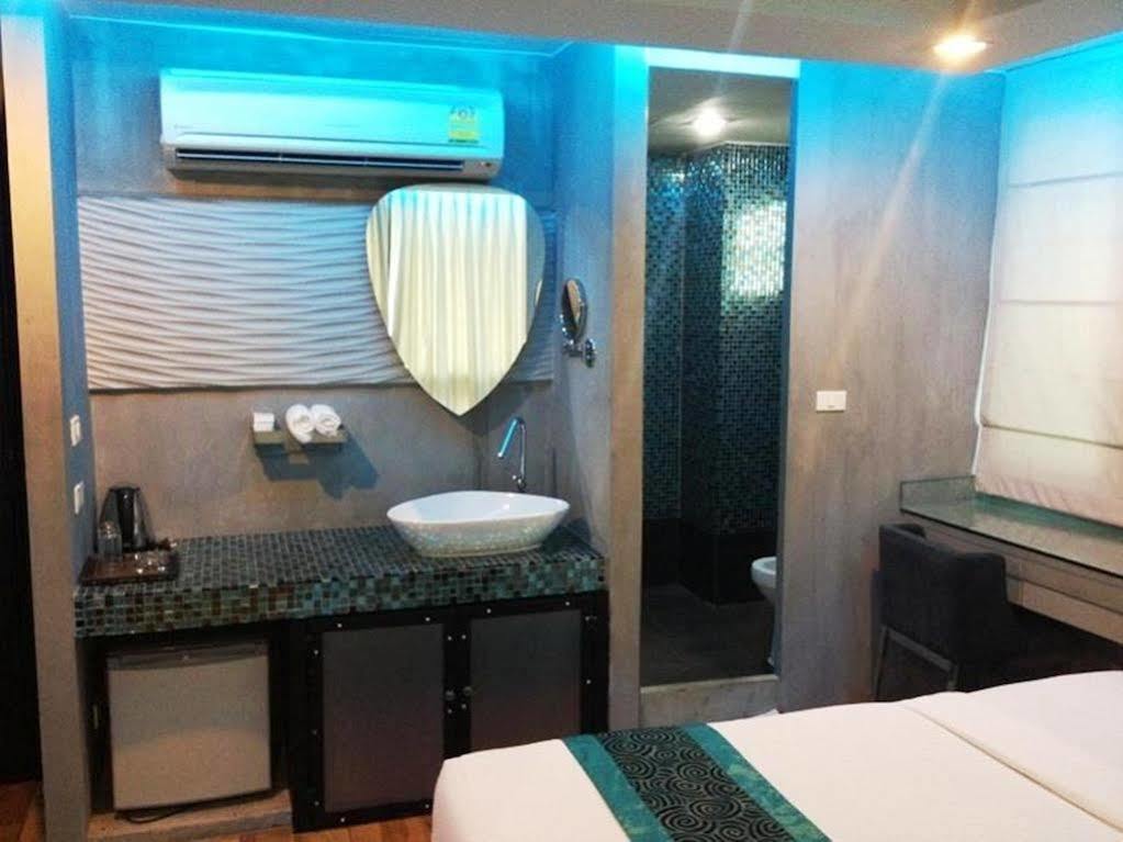 Blutique Hotel Bangkok Exterior foto